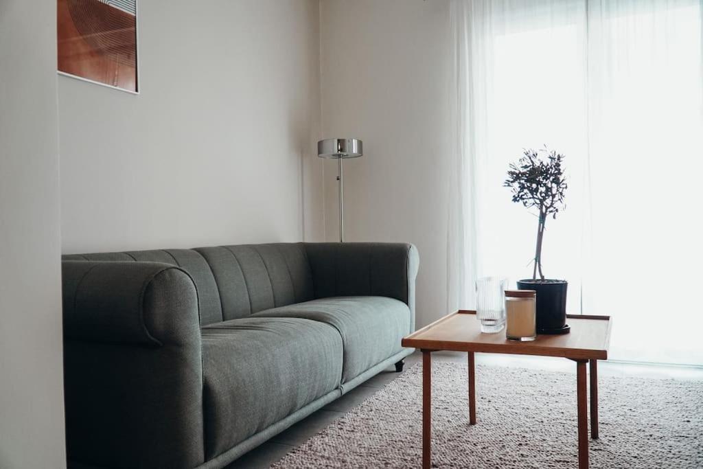 Charming Apartment In Keramikos Атина Екстериор снимка